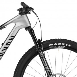 2024 Canyon Lux Trail CF 9 Mountain Bike